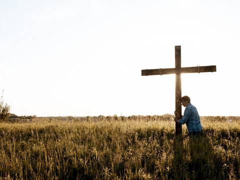 2ª Estación: Jesús carga con la cruz