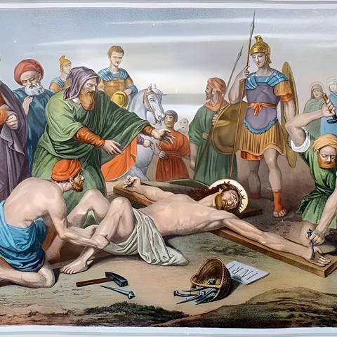 Undécima estación del Vía Crucis - Jesús es clavado en la Cruz